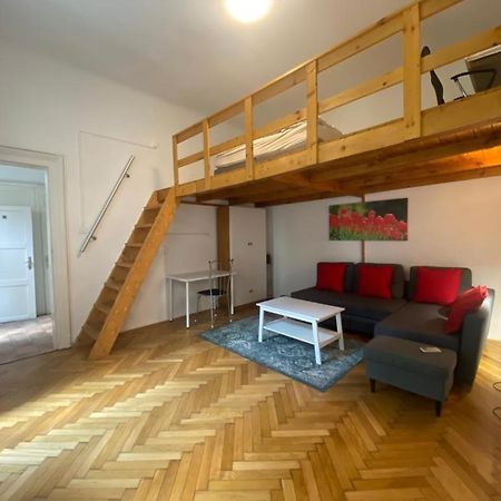 Ac With Free Parking At Acacia St, City Center Budapeste Exterior foto
