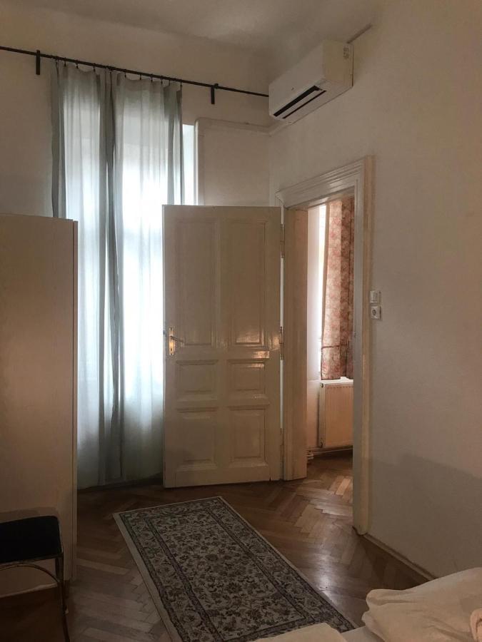 Ac With Free Parking At Acacia St, City Center Budapeste Exterior foto