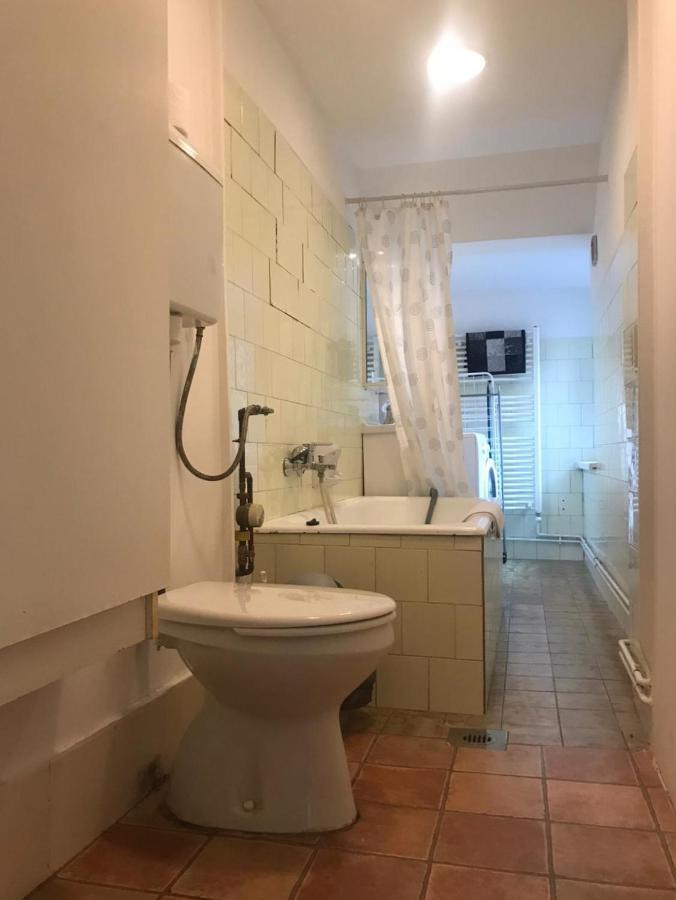 Ac With Free Parking At Acacia St, City Center Budapeste Exterior foto
