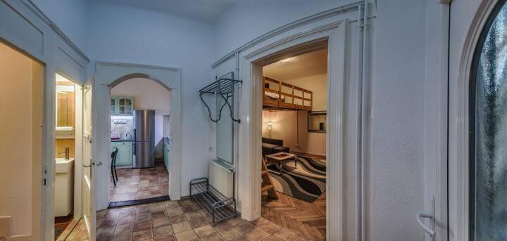 Ac With Free Parking At Acacia St, City Center Budapeste Exterior foto